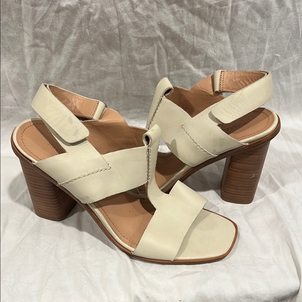 Sigerson Morrison Cream and Brown Block Heels with Contemporary Design